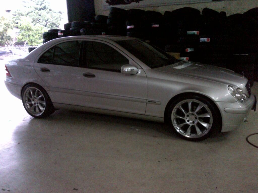 MercedesBenz C200 W203 CBU 2002 Brilliant Silver OEM Kondisi MERONA ky BARU!!
