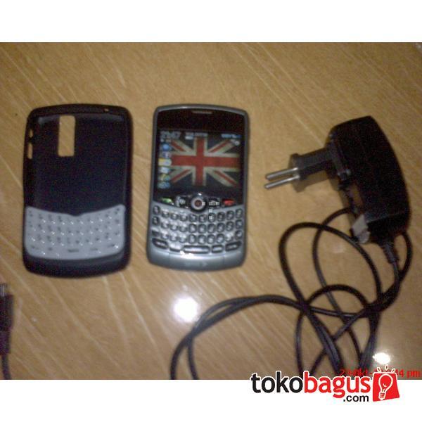 Jual Blackberry 8330 os 5 and nokia 1600 jember
