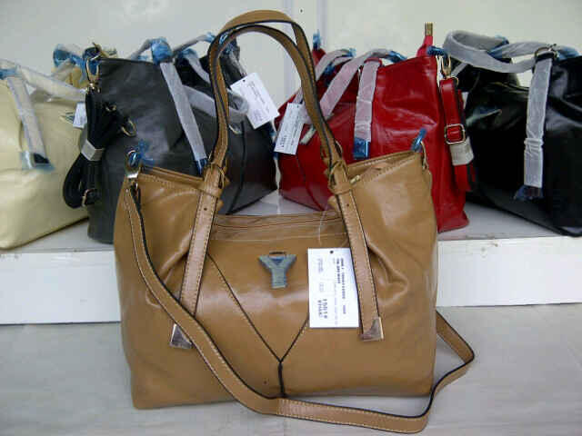 branded bags harga murmeerrr....