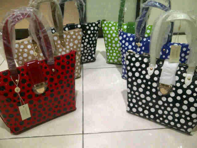 branded bags harga murmeerrr....