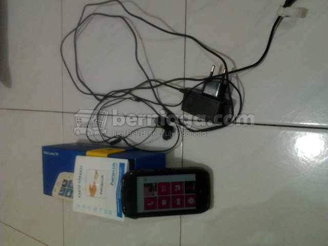Jual Nokia 710 Windows Phone Warna Hitam Fullset Masih Garansi Solo Boyolali Pabelan