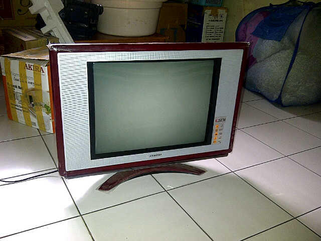 dijual TV 21" POLYTRON LSDI