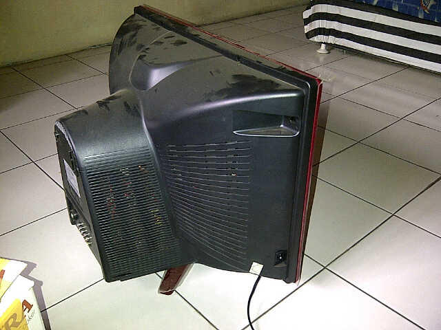 dijual TV 21" POLYTRON LSDI