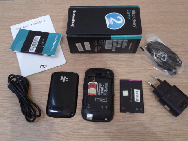 Blackberry Curve 9320 Garansi Resmi Trikomsel 21 bulan