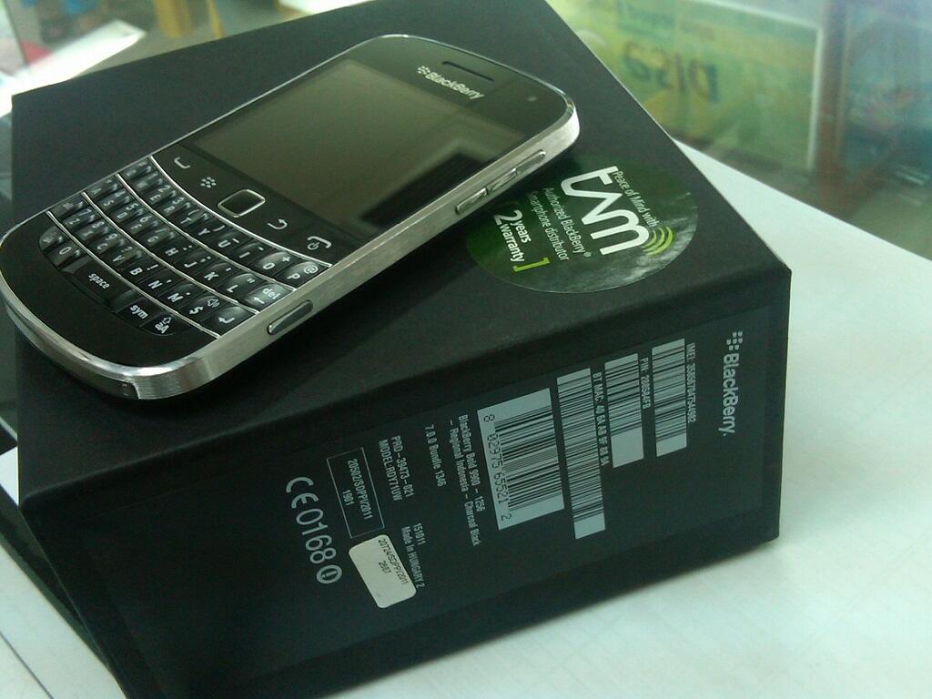 blackberry dakota 9900 black grs TAM nov 13