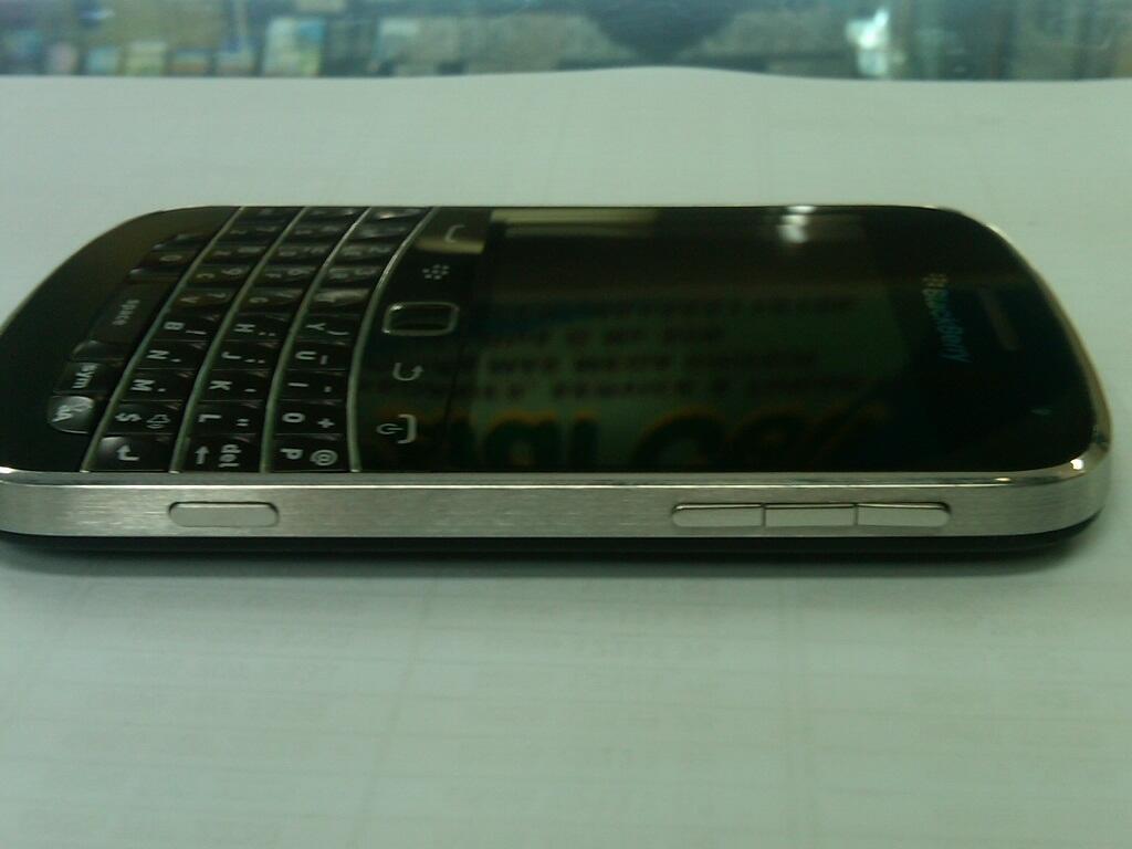 blackberry dakota 9900 black grs TAM nov 13