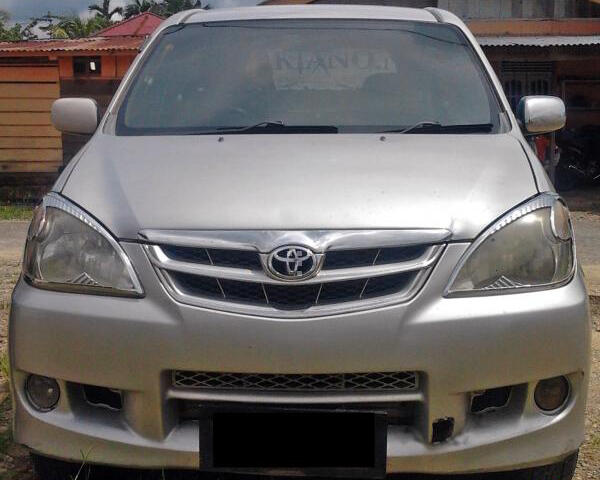 Avanza Type G 2005 M/T Silver - Over Kredit