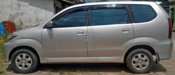 Avanza Type G 2005 M/T Silver - Over Kredit