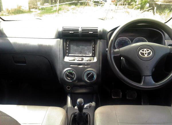 Avanza Type G 2005 M/T Silver - Over Kredit