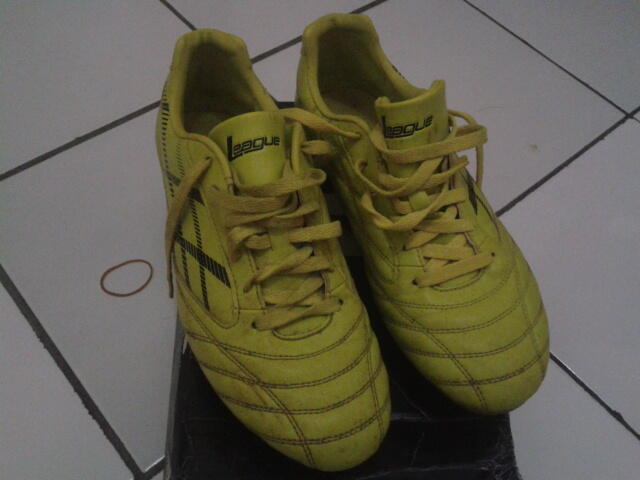 JUAL SEPATU BOLA LEAGUE MULUS
