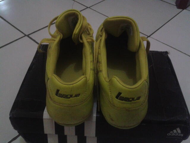 JUAL SEPATU BOLA LEAGUE MULUS