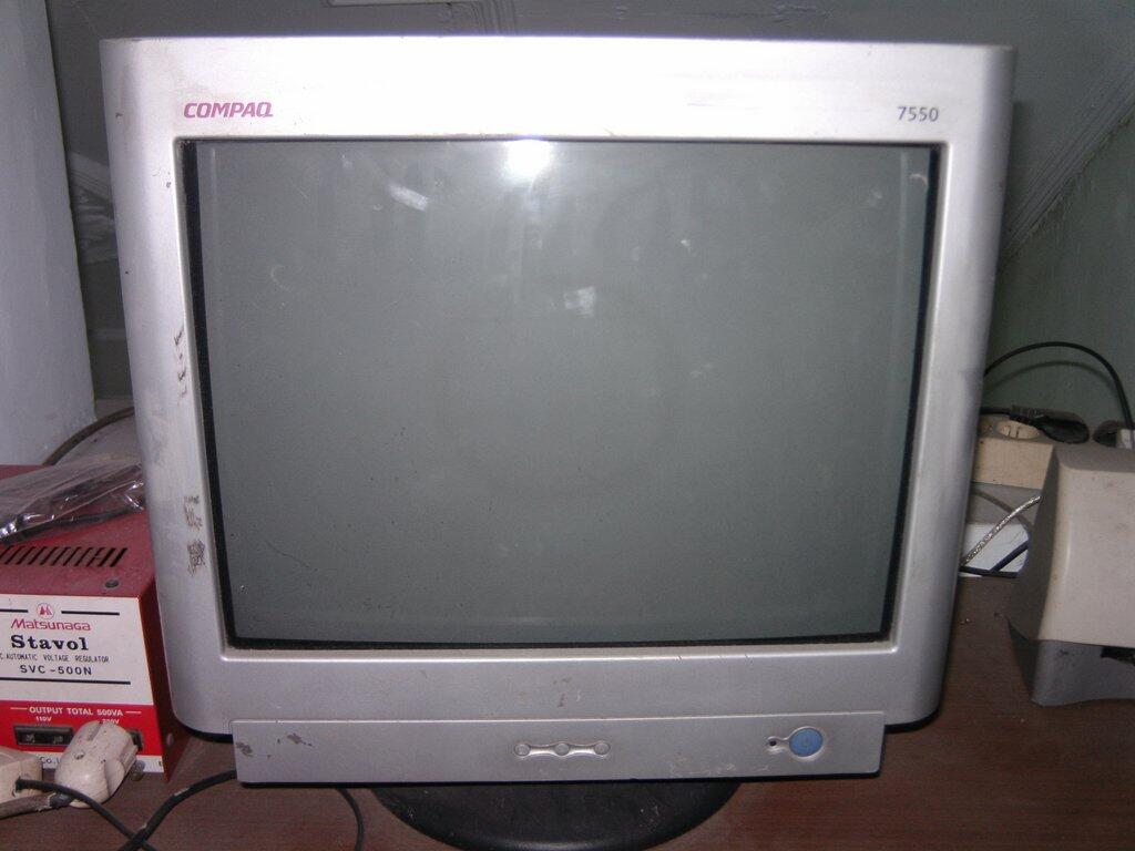 Terjual JUAL MONITOR CRT COMPAQ 17\