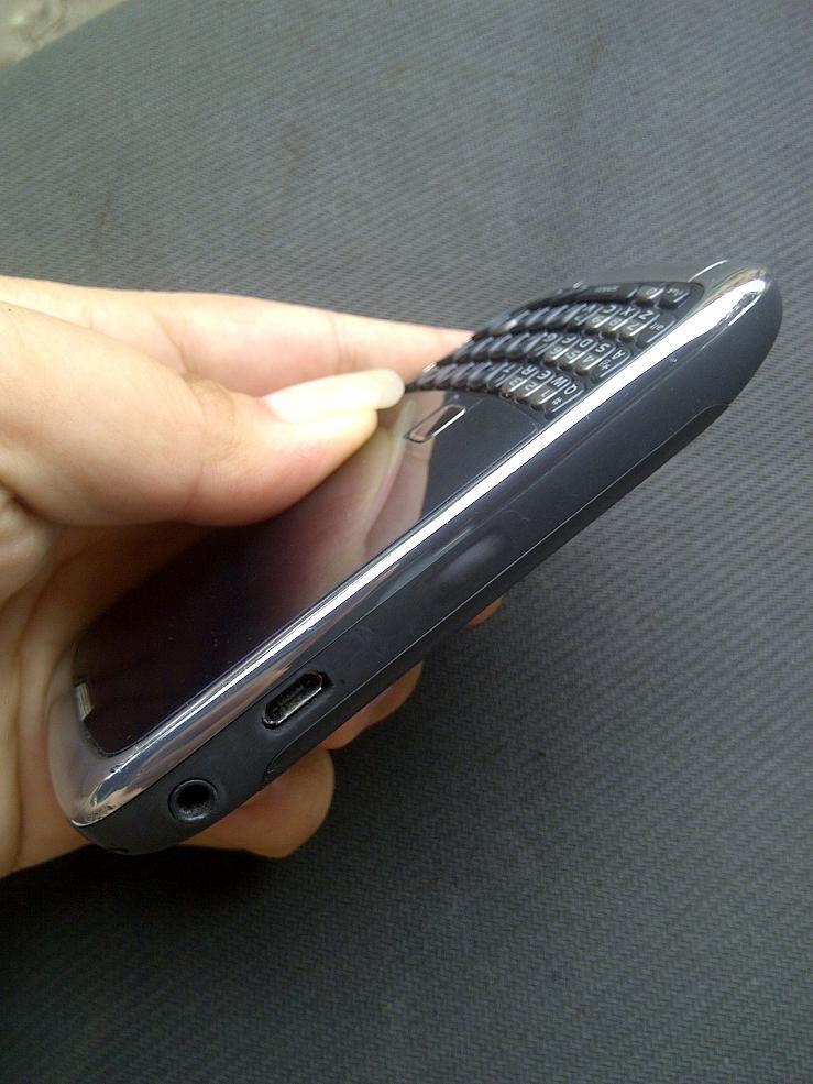 WTS : BB Gemini 3G 9300 Warna Chrome Garansi TAM