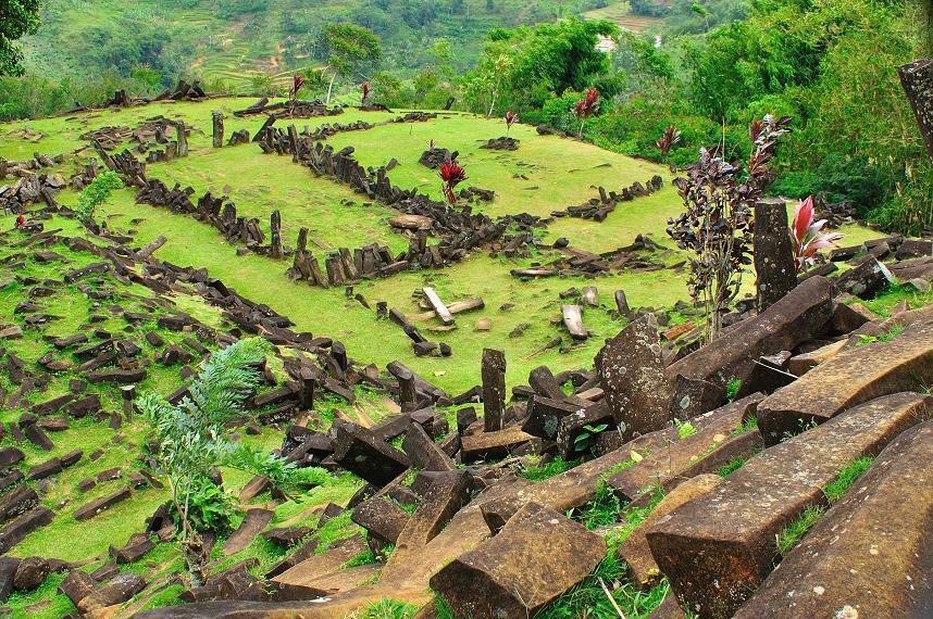 Candi Candi dan Situs  Bersejarah di  Jawa  Barat  KASKUS