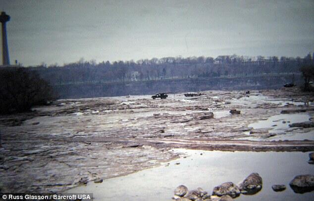 &#91;JustShare&#93; Ini Dia Foto Langka Saat Air Terjun Niagara Mengering