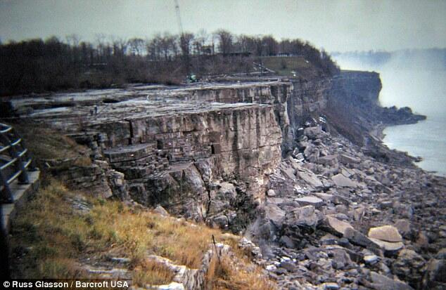 &#91;JustShare&#93; Ini Dia Foto Langka Saat Air Terjun Niagara Mengering