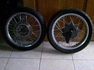 VELG ALUMUNIUM LEBAR + BAN + TROMOL +++ COCOK BUAT CB, GL, MEGAPRO