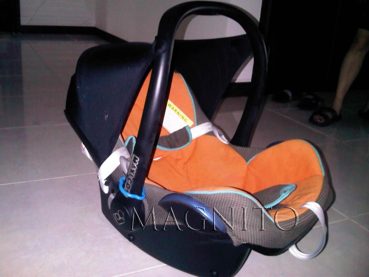"MAXI-COSI: CABRIOFIX" 2008 NEW BORN INFANT CAR SEAT