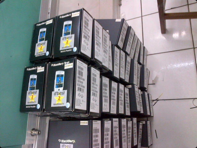 BLACKBERRY ONIX 9700 BLACK & WHITE BARU GARANSI 2 TAHUN SERVICE & SPAREPART