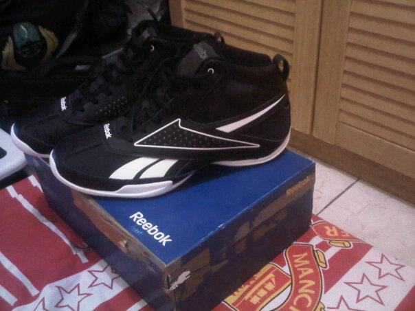 sepatu basket ori ( reebok buckettown )