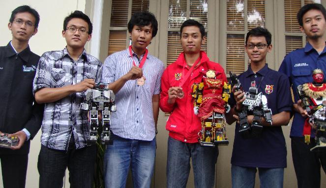 lagi dan lagi Mahasiswa dapat mengharumkan nama Indonesia 'tim robot UGM'