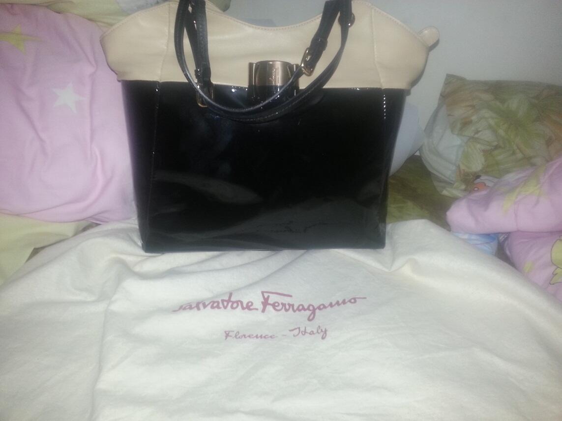 preowned salvatore ferragamo handbag good deal!