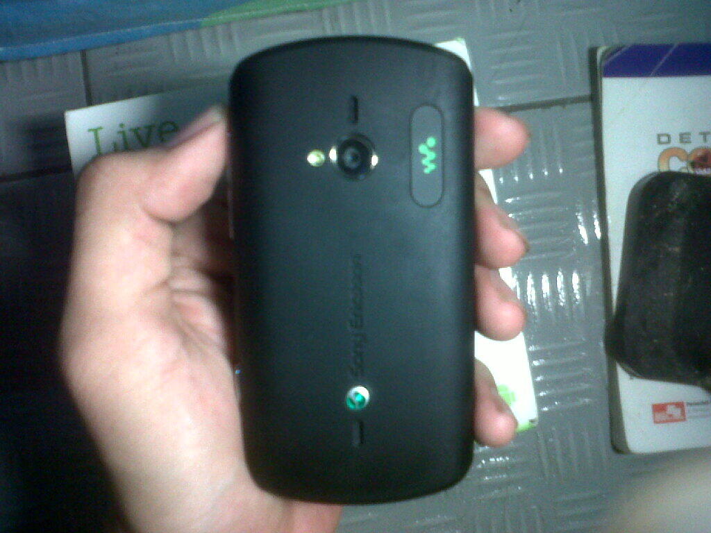 SONY ERICSSON LIVE WITH WALKMAN BLACK!