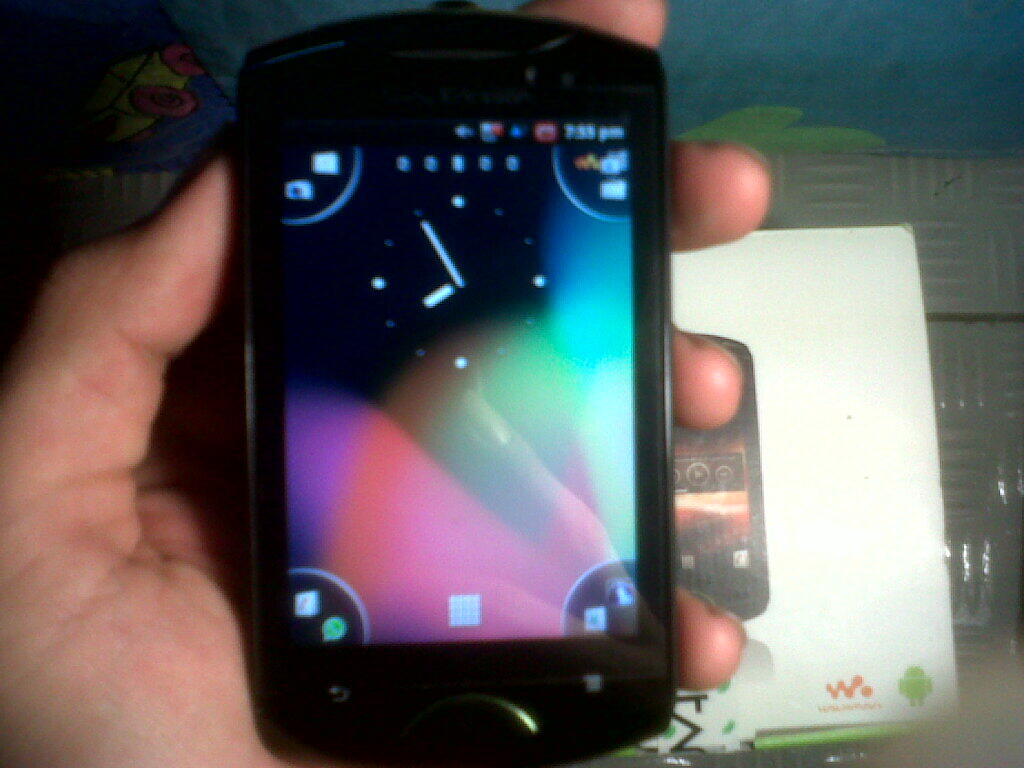 SONY ERICSSON LIVE WITH WALKMAN BLACK!