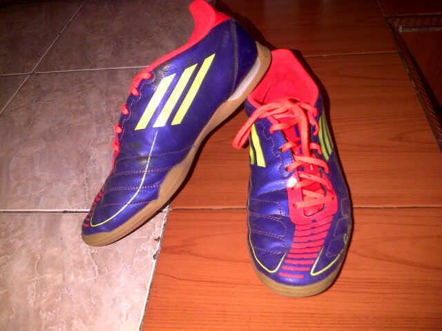 Jual Sepatu Futsal ADIDAS F5 IN! Second, MURAH!