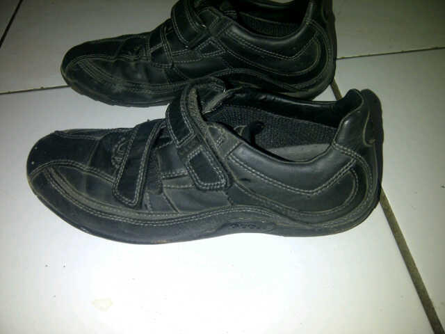 sepatu geox respira ukrn 42