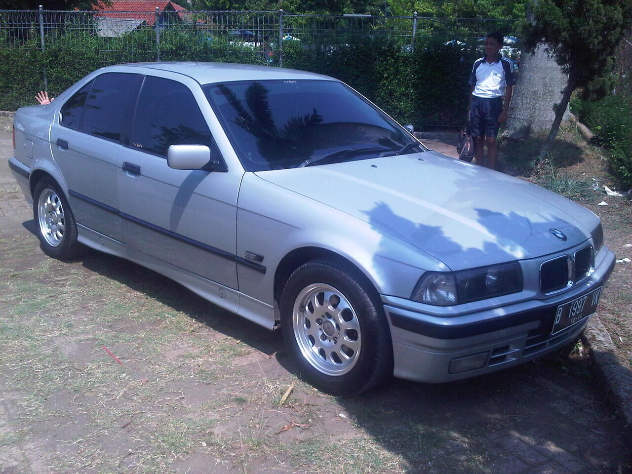 JUAL BMW 318 i