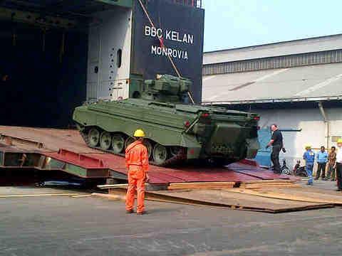 Tank Leopard tiba di Kemayoran