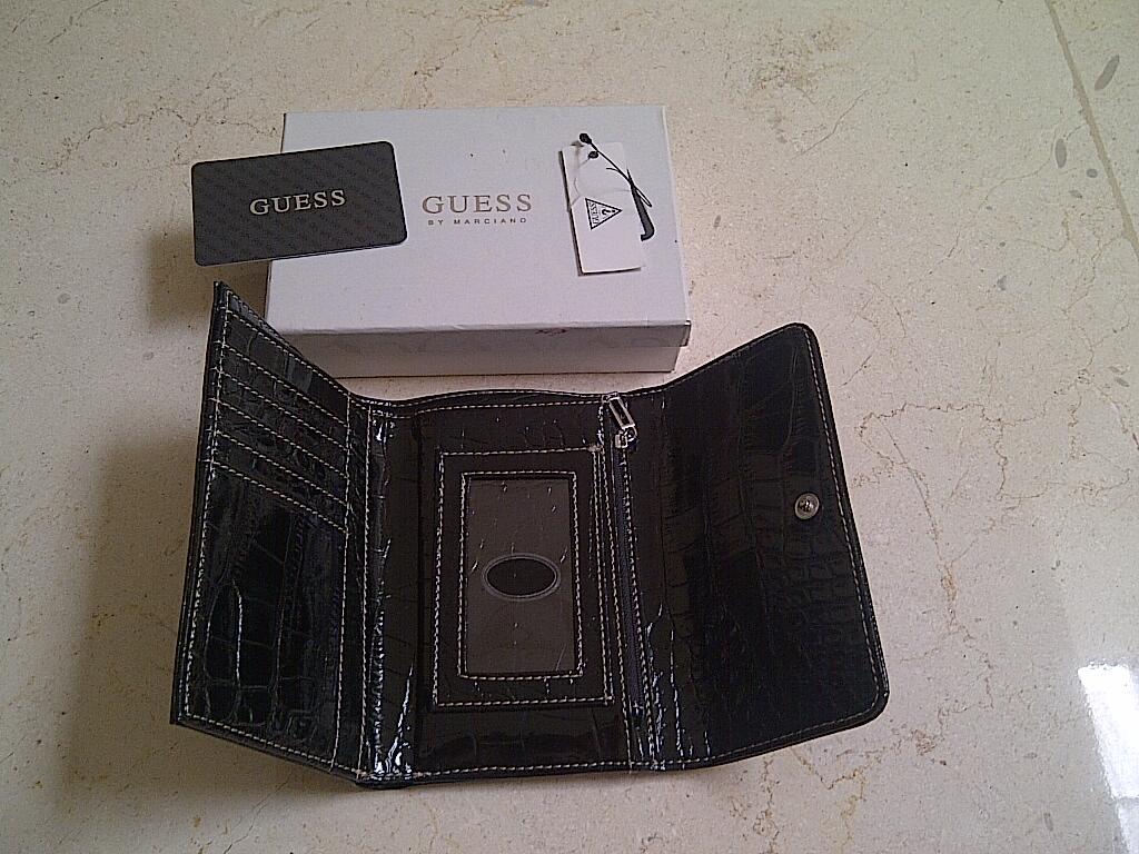 Dompet Guess