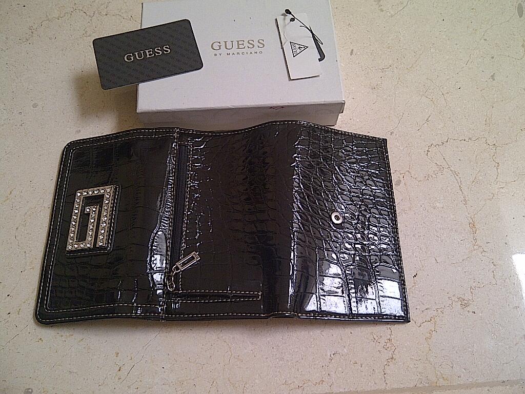Dompet Guess
