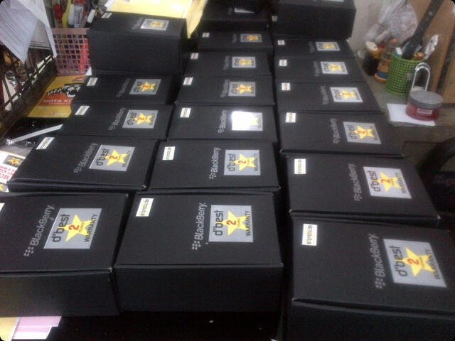 Blackberry BELAGIO /ONIX3 9790 baru segel garansi 2 tahun service & sparepart