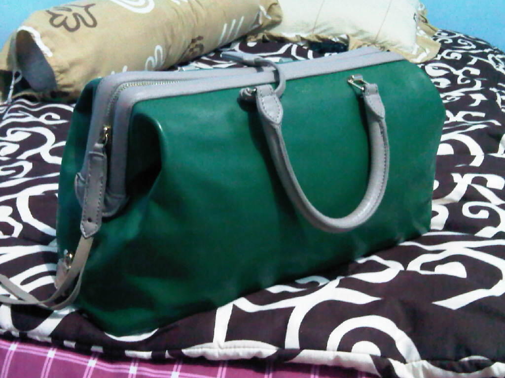 tas branded...lv dan gucci....harga murah aja