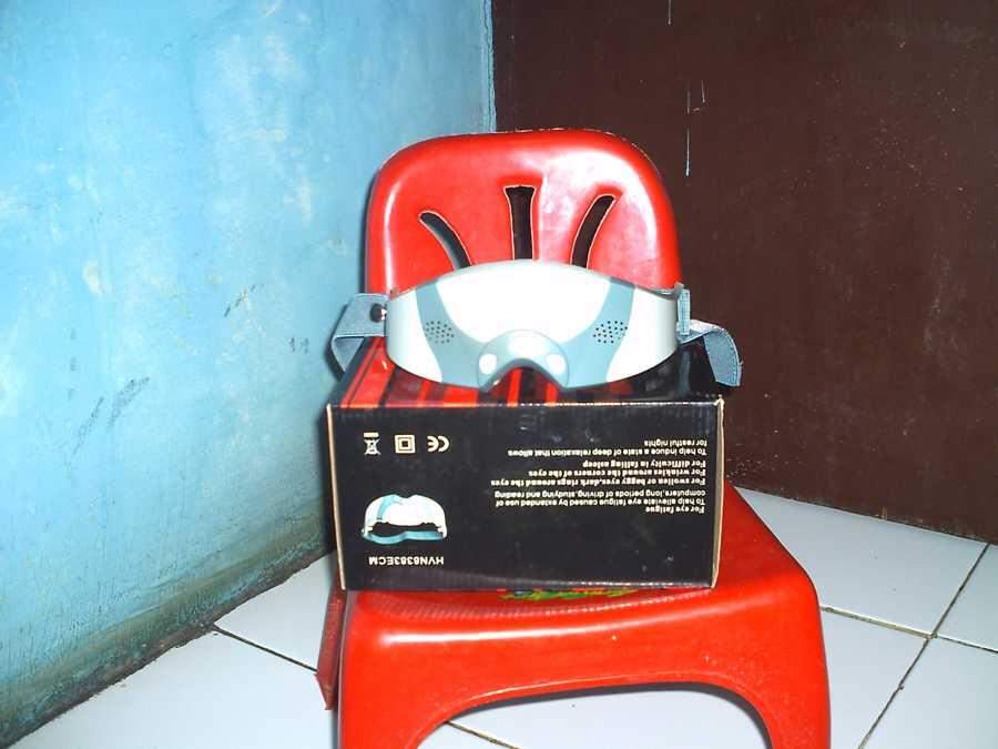 Alat Elektronik Pemijat Kesehatan Mata
