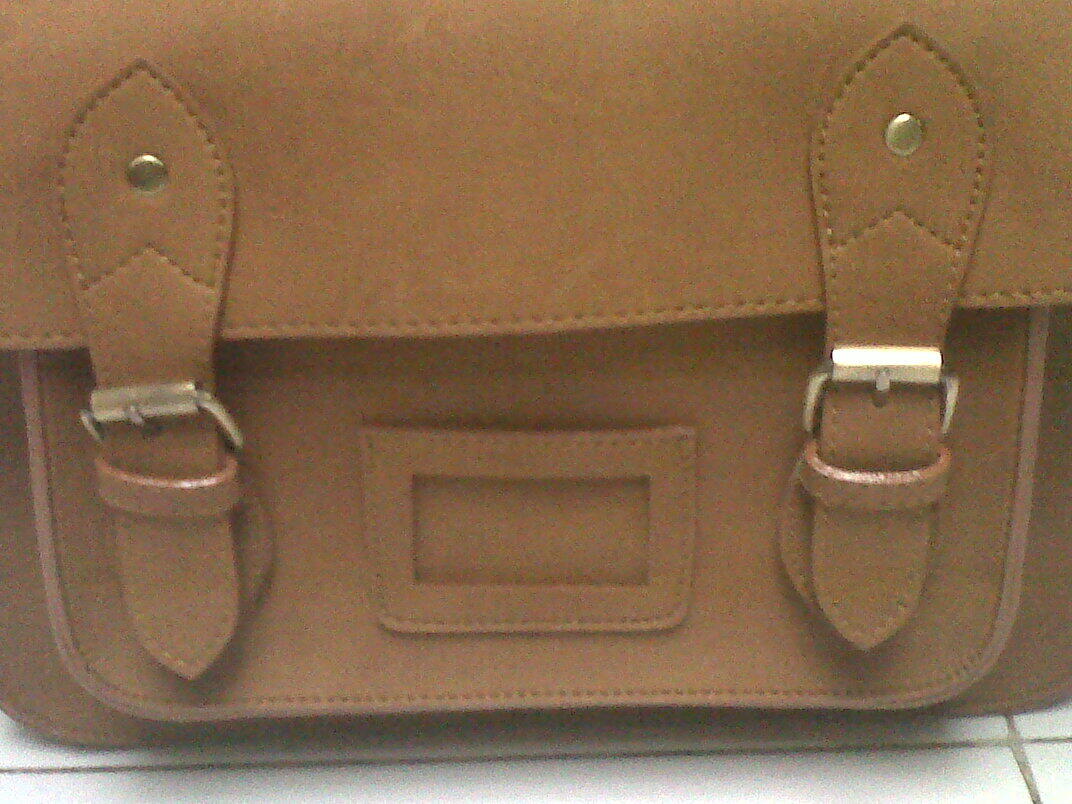 cambridge satchel texture