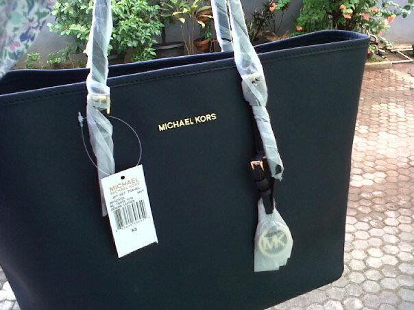MK Travel Jetset Size M - Navy