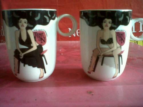 Gelas Unik "Afro Cup" (Bisa Berubah Kalau Dituang Air Panas)