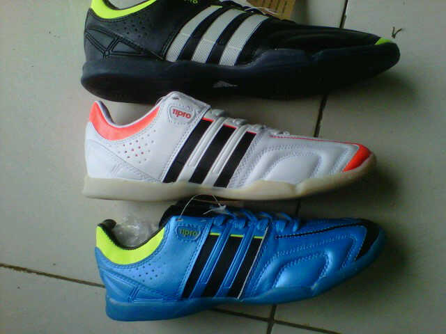 Adidas adipro11 kw import