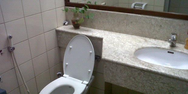 Anggaran Miliaran, Seberapa Rusak Ruang Kerja dan Toilet DPR? cekidot!
