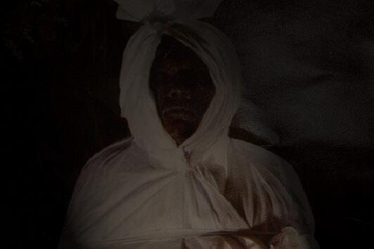 Es Pocong???