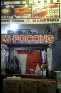 Es Pocong???