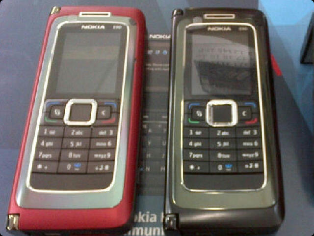 NOKIA E90 BLACK & RED BARU GARANSI TOKO 1 BULAN TUKER BARU LENGKAP FULLSET