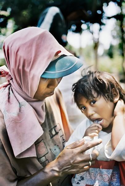 {alhamudlillah yach} pemulung, pengemis, pembalap & koruptor udah pake kerudung...!!!