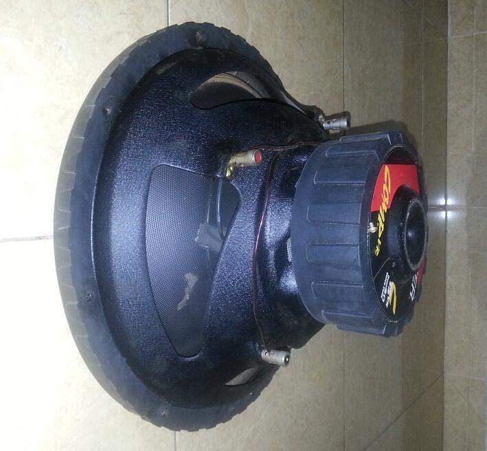 Sub 15" Kicker Comp VR