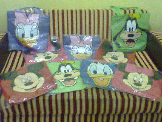 tas jinjing karakter disney