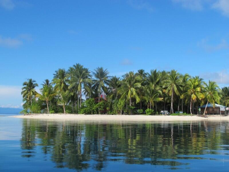 WOW...SELURUH DESA INI BERLANTAIKAN PASIR PUTIH