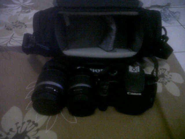 Jual Kamera Canon EOS 1000D 18-55mm f/3.5-5.6 IS + Lensa EF -s55-250mm f/4-5.6 IS
